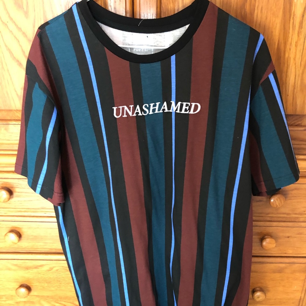 Men’s striped tee